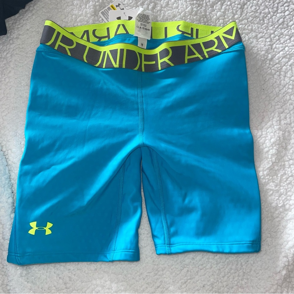 NWT UNDER ARMOUR padded compression shorts